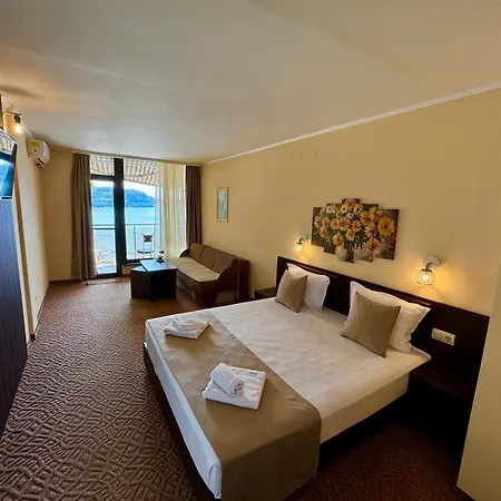 Family Teos Szálloda