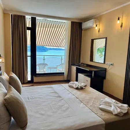 Family Teos Hotel 2*