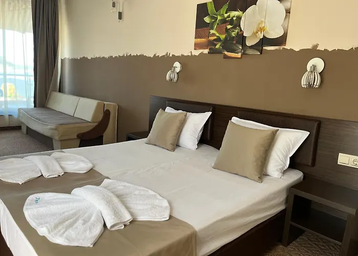 Family Teos Отель